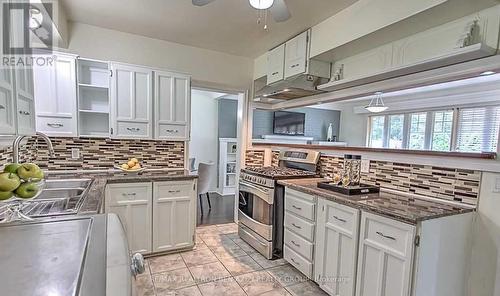 49 Don Mor Drive, Newmarket, ON - Indoor Photo Showing Kitchen