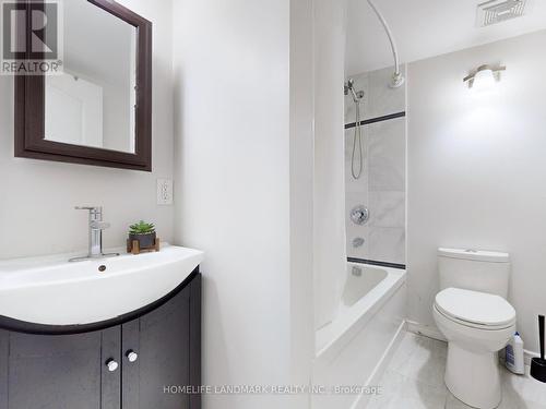 48 Vincent Street, Newmarket, ON - Indoor Photo Showing Bathroom