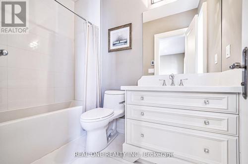 54 Davina Circle, Aurora, ON - Indoor Photo Showing Bathroom