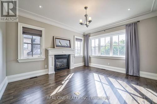 54 Davina Circle, Aurora, ON - Indoor Photo Showing Living Room With Fireplace