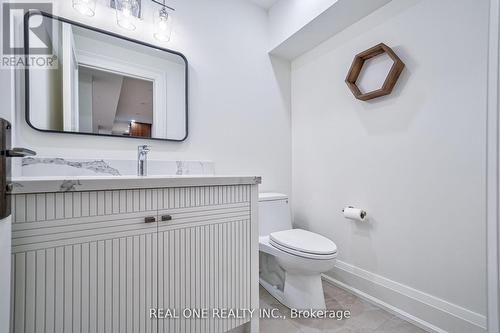 54 Davina Circle, Aurora, ON - Indoor Photo Showing Bathroom