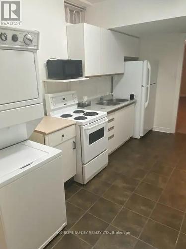 38 Castle Drive, Barrie, ON - Indoor Photo Showing Laundry Room