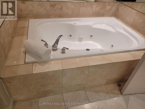 2134 - 90 Highland Drive, Oro-Medonte, ON - Indoor Photo Showing Bathroom