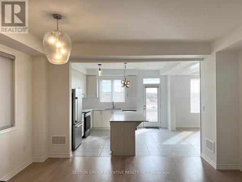 Upper - 59 Suzuki Street, Barrie, ON - Indoor Photo Showing Kitchen