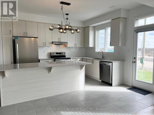 Upper - 59 Suzuki Street, Barrie, ON - Indoor Photo Showing Kitchen With Upgraded Kitchen