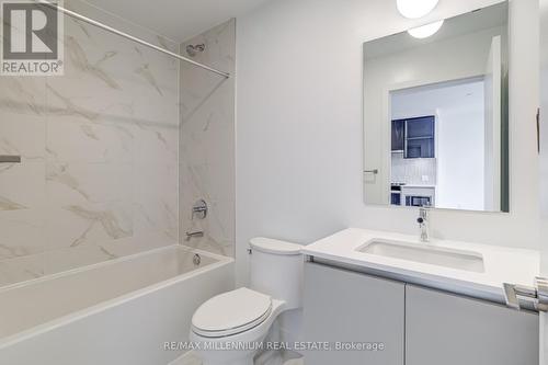 531 - 395 Dundas Street W, Oakville, ON - Indoor Photo Showing Bathroom