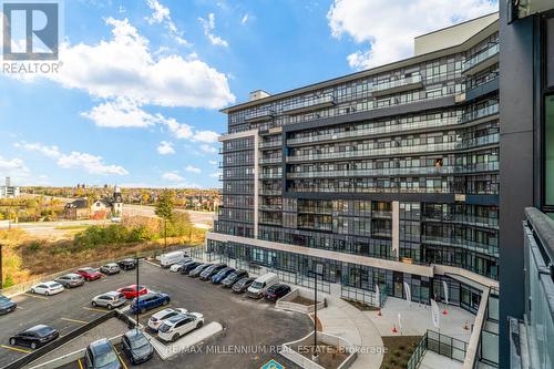 531 - 395 Dundas Street W, Oakville, ON - Outdoor