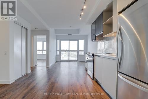 531 - 395 Dundas Street W, Oakville, ON - Indoor Photo Showing Kitchen