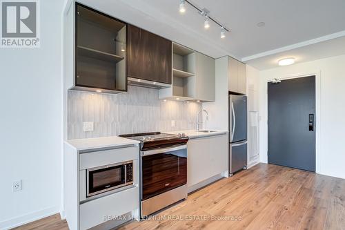 531 - 395 Dundas Street W, Oakville, ON - Indoor Photo Showing Kitchen