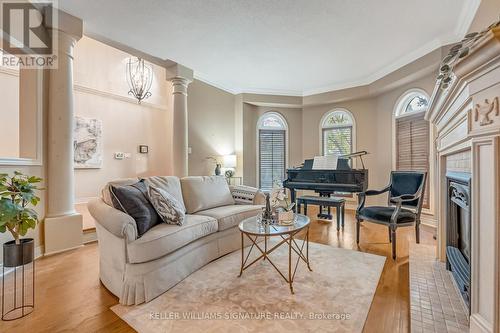 5179 Elmridge Drive, Mississauga, ON - Indoor Photo Showing Living Room