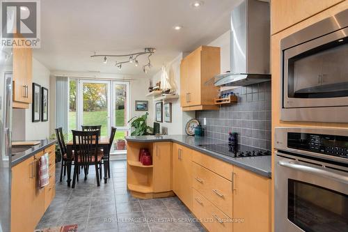 Gla6 - 40 Old Mill Road, Oakville, ON - Indoor Photo Showing Kitchen