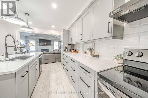 1156 Edward Bolton Crescent, Oshawa, ON - Indoor Photo Showing Kitchen With Double Sink With Upgraded Kitchen