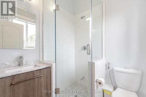 41 Howarth Avenue, Toronto, ON - Indoor Photo Showing Bathroom