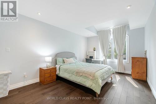 41 Howarth Avenue, Toronto, ON - Indoor Photo Showing Bedroom