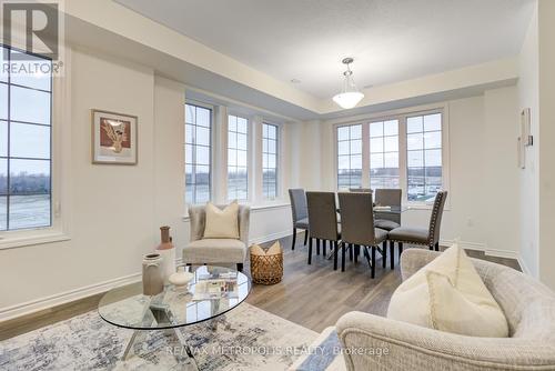 3247 Brigadier Avenue, Pickering, ON - Indoor Photo Showing Living Room