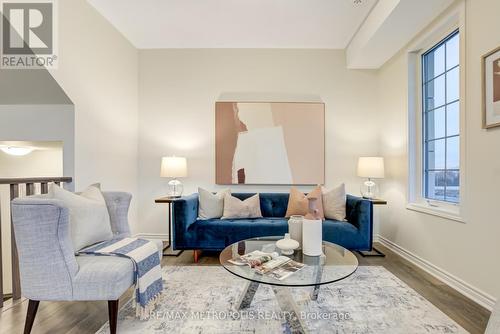 3247 Brigadier Avenue, Pickering, ON - Indoor Photo Showing Living Room