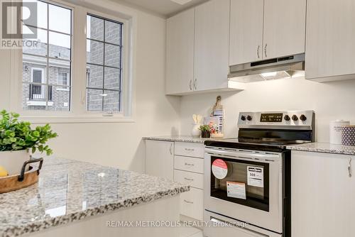 3247 Brigadier Avenue, Pickering, ON - Indoor Photo Showing Kitchen