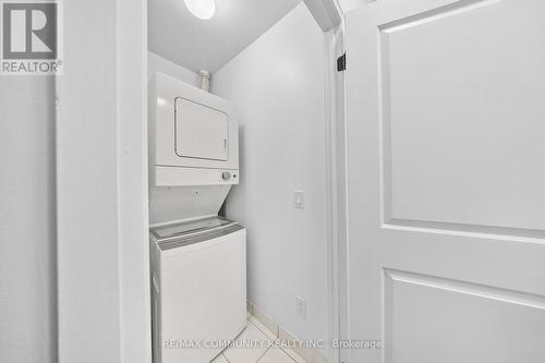 816 - 30 Meadowglen Place, Toronto, ON - Indoor Photo Showing Laundry Room