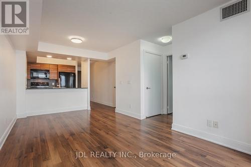 3211 - 125 Village Green Square, Toronto, ON - Indoor Photo Showing Kitchen