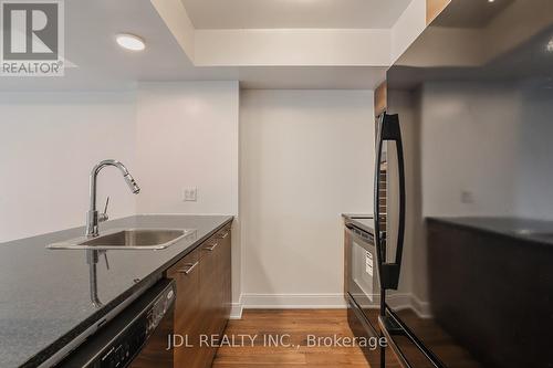 3211 - 125 Village Green Square, Toronto, ON - Indoor Photo Showing Kitchen