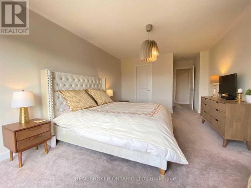 2508 Castlegate Crossing, Pickering, ON - Indoor Photo Showing Bedroom