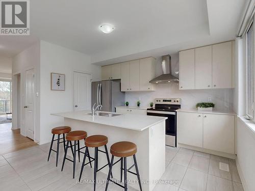 6859 Main Street, Whitchurch-Stouffville, ON - Indoor Photo Showing Kitchen With Double Sink