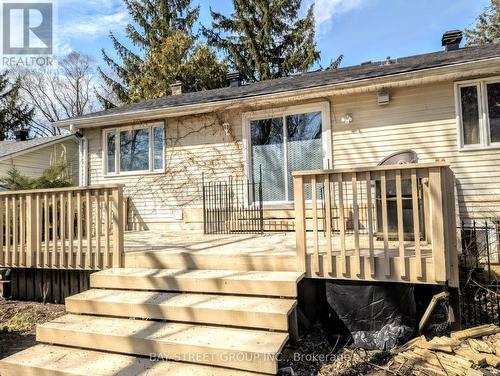 912 Janette Street, Newmarket, ON - Outdoor With Deck Patio Veranda