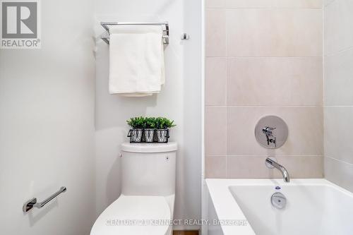 3006 - 1000 Portage Parkway, Vaughan, ON - Indoor Photo Showing Bathroom