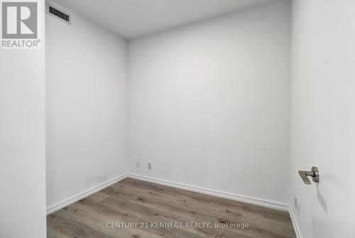 3006 - 1000 Portage Parkway, Vaughan, ON - Indoor Photo Showing Other Room