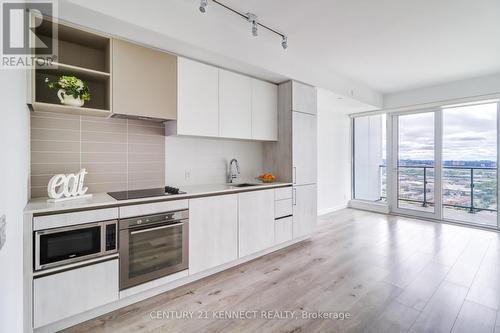 3006 - 1000 Portage Parkway, Vaughan, ON - Indoor Photo Showing Kitchen