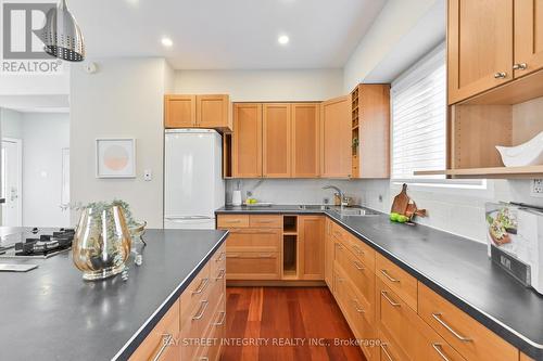 91 Roxborough Road, Newmarket, ON - Indoor Photo Showing Kitchen