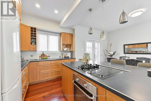 91 Roxborough Road, Newmarket, ON - Indoor Photo Showing Kitchen