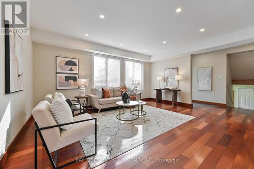 91 Roxborough Road, Newmarket, ON - Indoor Photo Showing Living Room