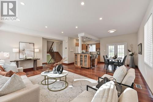 91 Roxborough Road, Newmarket, ON - Indoor Photo Showing Living Room