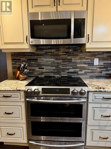 9 Cecil Avenue, Timmins, ON - Indoor Photo Showing Kitchen With Upgraded Kitchen