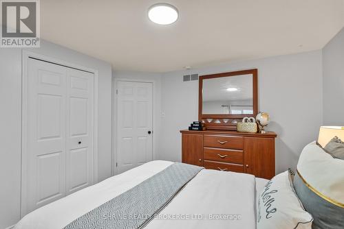 220 Killarney Grove, London, ON - Indoor Photo Showing Bedroom