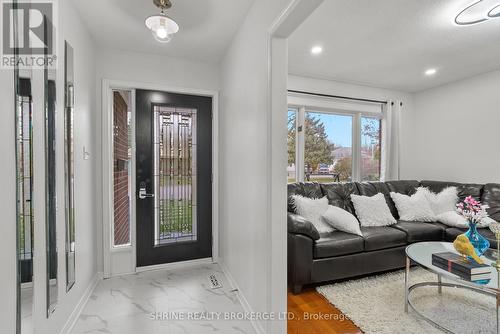 220 Killarney Grove, London, ON - Indoor Photo Showing Living Room