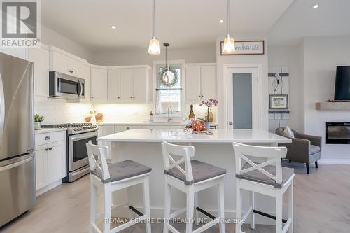 11 Cortland Terrace, St. Thomas, ON - Indoor Photo Showing Kitchen With Upgraded Kitchen