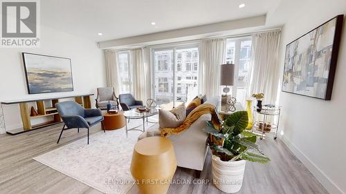 37-234 Edgevalley Road E, London, ON - Indoor Photo Showing Living Room