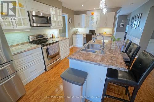 707 Cranbrook Road, London, ON - Indoor Photo Showing Kitchen With Double Sink With Upgraded Kitchen