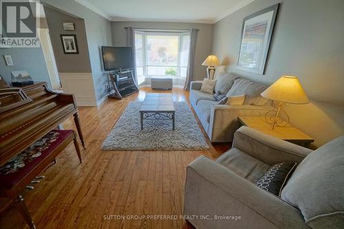 707 Cranbrook Road, London, ON - Indoor Photo Showing Living Room