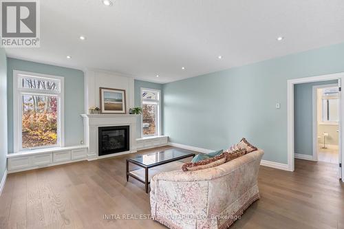 18 Wilson Court, St. Marys (21 - St. Marys), ON - Indoor Photo Showing Living Room With Fireplace