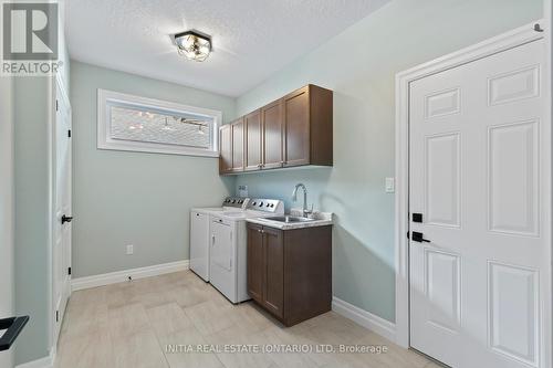 18 Wilson Court, St. Marys (21 - St. Marys), ON - Indoor Photo Showing Laundry Room