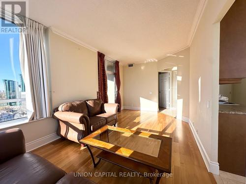 2626 - 80 Harrison Garden Boulevard, Toronto, ON - Indoor Photo Showing Living Room