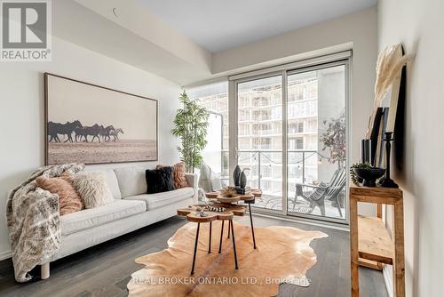 2808 - 5 Soudan Avenue, Toronto, ON - Indoor Photo Showing Living Room