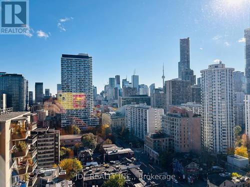 1602 - 81 Wellesley Street E, Toronto, ON - Outdoor With View