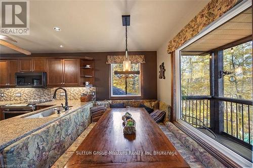 4216 Pine Ridge Drive, South Frontenac (Frontenac South), ON - Indoor Photo Showing Kitchen With Upgraded Kitchen