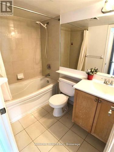 1425 - 25 Greenview Avenue, Toronto, ON - Indoor Photo Showing Bathroom