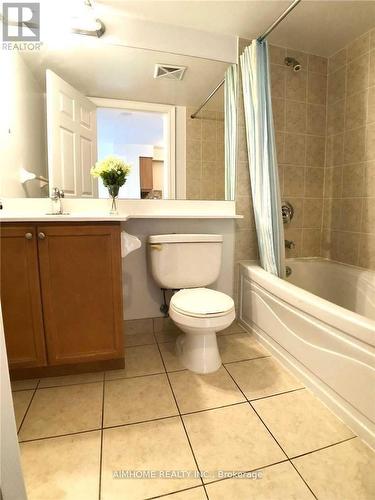 1425 - 25 Greenview Avenue, Toronto, ON - Indoor Photo Showing Bathroom