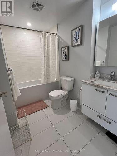 2304 - 2221 Yonge Street, Toronto, ON - Indoor Photo Showing Bathroom